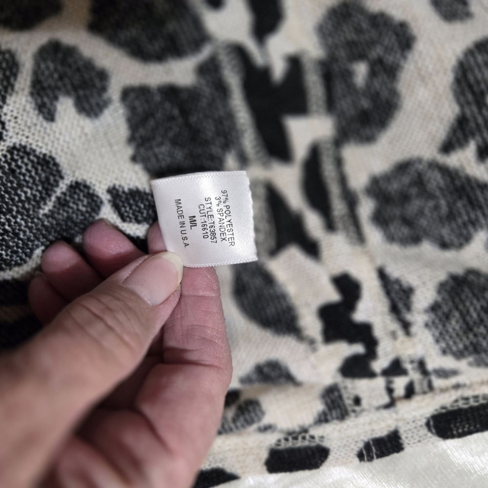 Leopard Print Women's Poncho NWOT Never Worn! - Picture 8 of 8